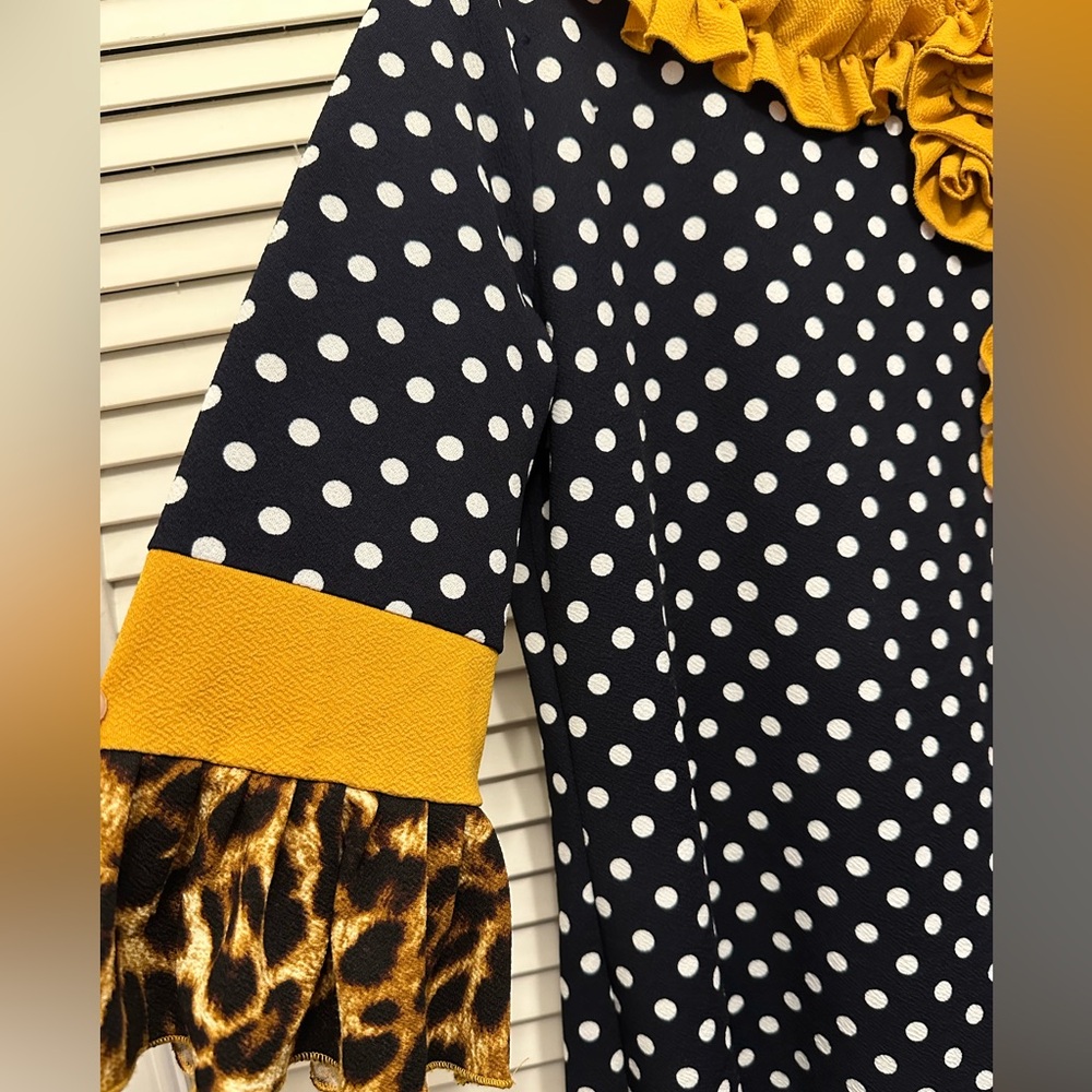 Modest Ruffles & Mudpies Ruffle Polka Dot Top Size M/L - Picture 4 of 7